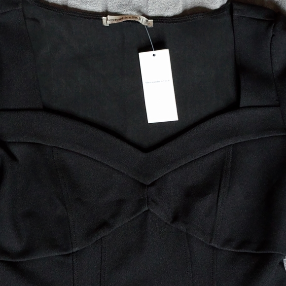 Abercrombie and Fitch Black Cropped Top - Picture 3 of 10